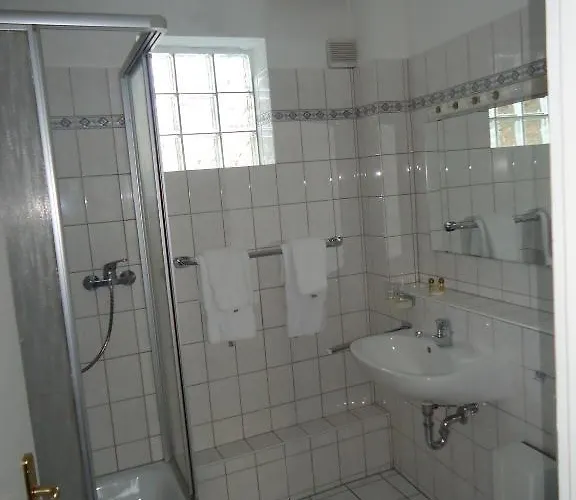 ゲストハウス ブルク-シュトゥーベン 2*